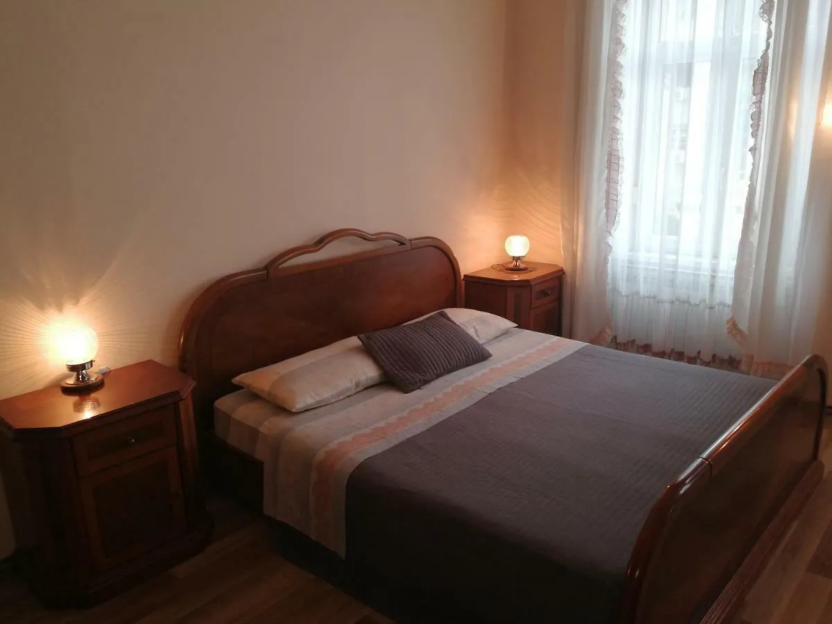 Sun City Boutique Rooms Pula 3*,  Croatia