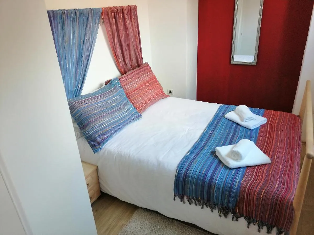 Sun City Boutique Rooms Pula 3*,